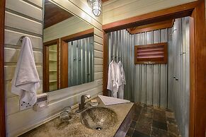 Pagua Bay House Oceanfront Cabanas