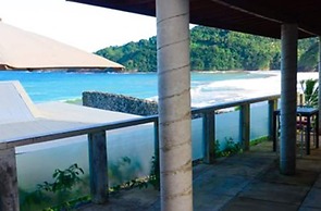 Pagua Bay House Oceanfront Cabanas