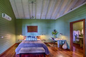 Pagua Bay House Oceanfront Cabanas