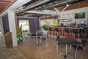 Pagua Bay House Oceanfront Cabanas