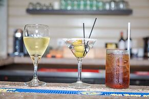 Pagua Bay House Oceanfront Cabanas