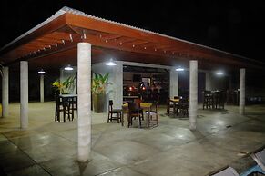 Pagua Bay House Oceanfront Cabanas