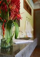 Pagua Bay House Oceanfront Cabanas