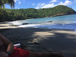 Pagua Bay House Oceanfront Cabanas