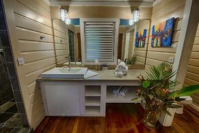 Pagua Bay House Oceanfront Cabanas