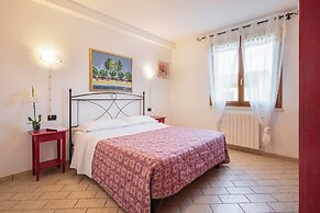 Follonica Apartments