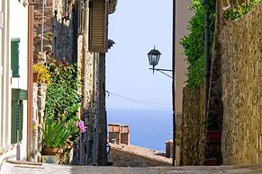 Follonica Apartments