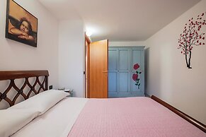 Follonica Apartments