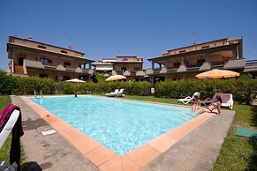 Follonica Apartments