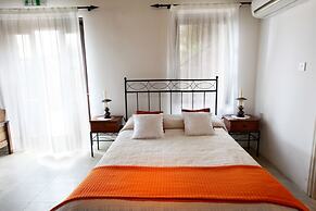 Leonidas Village Houses