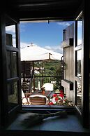 Leonidas Village Houses