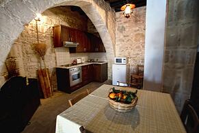 Leonidas Village Houses