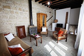 Leonidas Village Houses