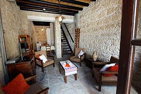 Leonidas Village Houses