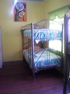 Hostal White House