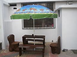 Hostal White House