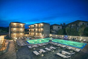 Royal Hotel and Suites