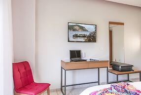 Royal Hotel and Suites
