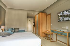 Royal Hotel and Suites