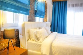 Royal Hotel and Suites