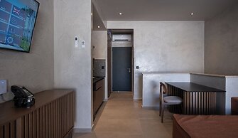 Royal Hotel and Suites