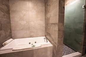 Laguna Shores Resort