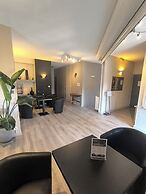 Adonis Lyon Est Hôtel Artys