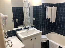 Adonis Lyon Est Hôtel Artys