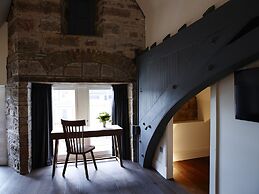 Cheval Old Town Chambers
