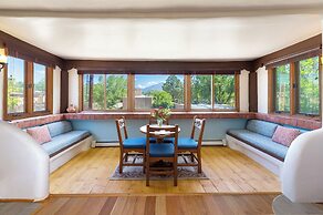 Inn on La Loma Plaza