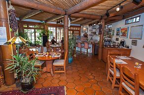 Inn on La Loma Plaza