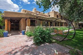 Inn on La Loma Plaza