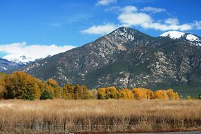 Inn on La Loma Plaza