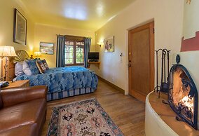 Inn on La Loma Plaza