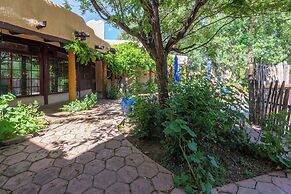 Inn on La Loma Plaza