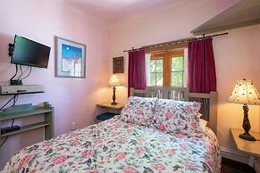 Inn on La Loma Plaza