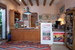 Inn on La Loma Plaza