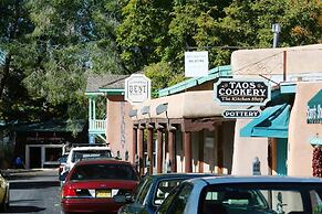 Inn on La Loma Plaza