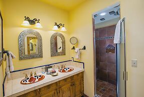 Inn on La Loma Plaza