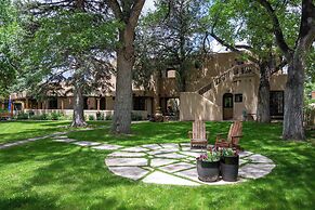 Inn on La Loma Plaza