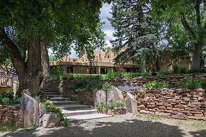 Inn on La Loma Plaza