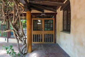 Inn on La Loma Plaza