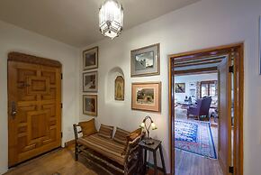 Inn on La Loma Plaza