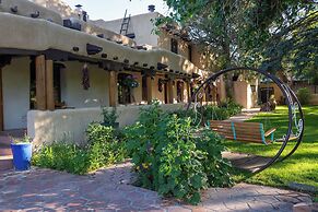 Inn on La Loma Plaza