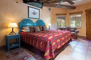 Inn on La Loma Plaza