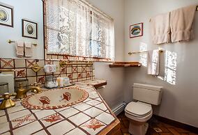 Inn on La Loma Plaza