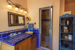 Inn on La Loma Plaza