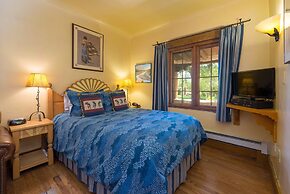 Inn on La Loma Plaza