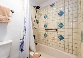 Inn on La Loma Plaza