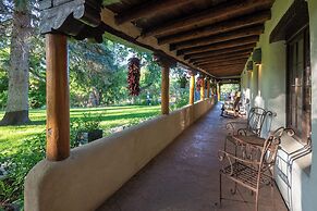 Inn on La Loma Plaza